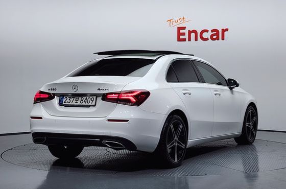 Mercedes-Benz A-Class A250 4MATIC Sedan — пробег 14 335 км — фото 2 из 5