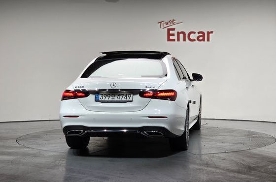 Mercedes-Benz E-Class E350 4MATIC AMG Line — пробег 48 166 км — фото 4 из 5