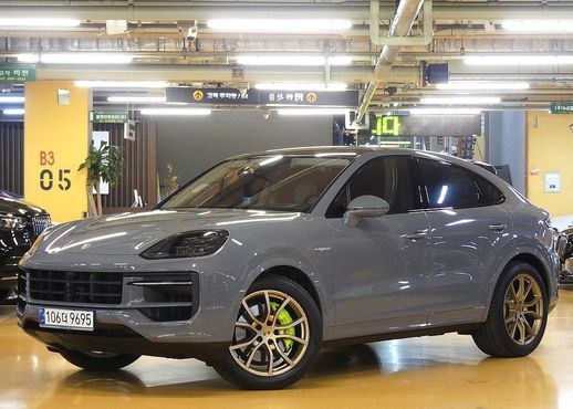Porsche Cayenne 3.0 E-Hybrid Coupe — пробег 15 000 км — фото 1 из 5