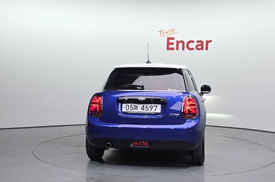 Mini Cooper 5Door Standard 3rd — пробег 27 747 км — фото 4 из 5