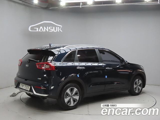 Kia Niro Noblesse — пробег 77 962 км — фото 4 из 5
