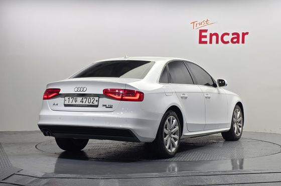 Audi A4 35 TDI Quattro Dynamic B8 — пробег 48 069 км — фото 2 из 5
