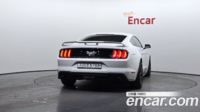 Ford Mustang Coupe — пробег 58 151 км — фото 4 из 5