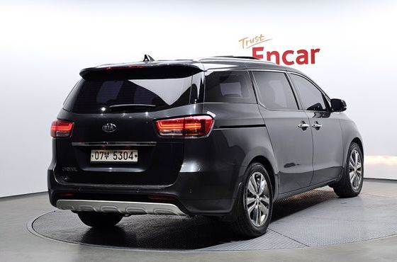 Kia Carnival 9-seater Noblesse — пробег 211 325 км — фото 2 из 5