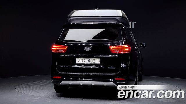 Kia Carnival из Кореи Encar