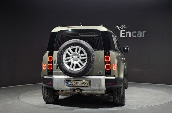 Land Rover Defender 110 D250 S — пробег 97 873 км — фото 4 из 5