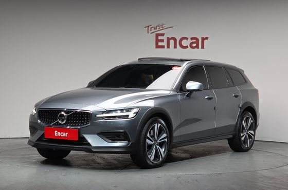 Volvo V60 B5 Pro AWD — пробег 72 371 км — фото 1 из 5