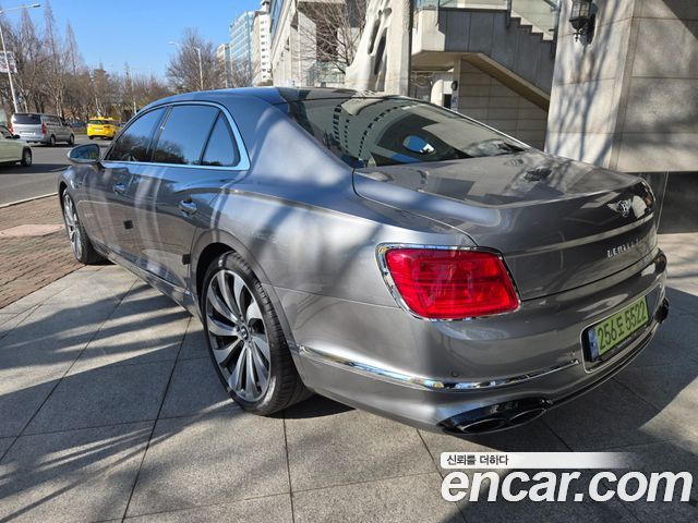 Bentley Flying Spur 4.0 — пробег 66 900 км — фото 2 из 5