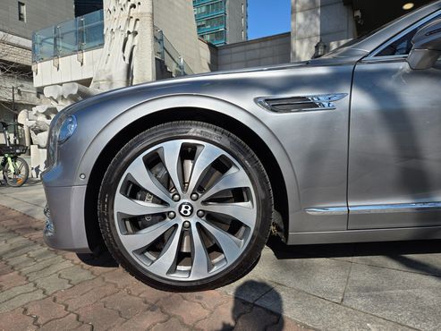 Bentley Flying Spur 4.0 — пробег 66 900 км — фото 5 из 5