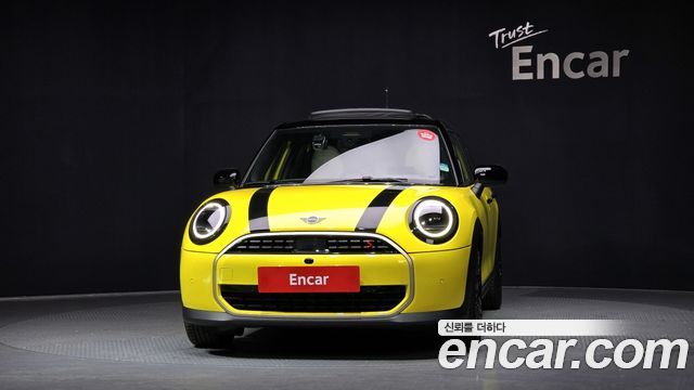 Mini Cooper 5 Door Favoured — пробег 6 227 км — фото 3 из 5