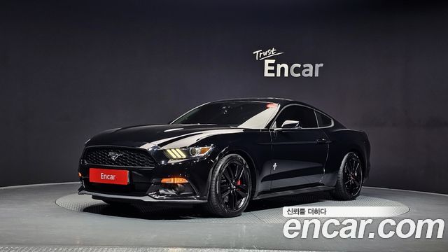 Ford Mustang Coupe — пробег 71 687 км — фото 1 из 5