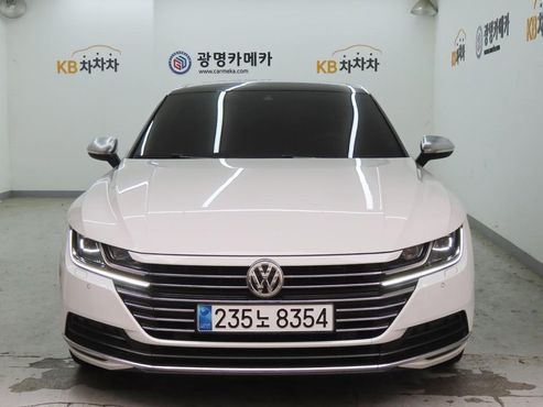 Volkswagen Arteon 2.0 TDI Premium — пробег 150 000 км — фото 1 из 5