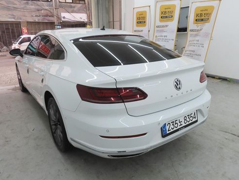 Volkswagen Arteon 2.0 TDI Premium — пробег 150 000 км — фото 4 из 5