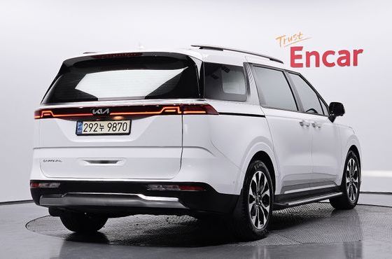 Kia Carnival 9-Seater Signature — пробег 110 541 км — фото 2 из 5