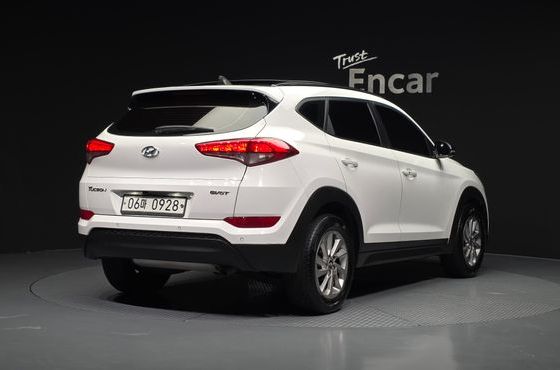 Hyundai Tucson Diesel 1.7 2WD Style — пробег 111 394 км — фото 2 из 5
