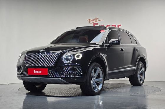 Bentley Bentayga 6.0 W12 — пробег 123 598 км — фото 1 из 5