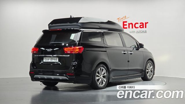 Kia Carnival из Кореи Encar