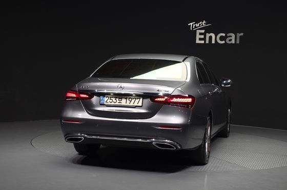 Mercedes-Benz E-Class E350 4MATIC Avantgarde — пробег 109 887 км — фото 4 из 5