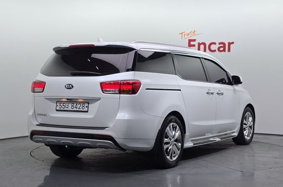 Kia Carnival 9-seater Noblesse — пробег 131 234 км — фото 2 из 5