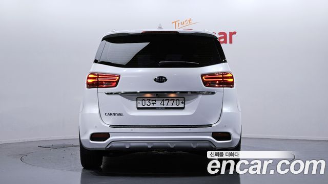 Kia Carnival из Кореи Encar