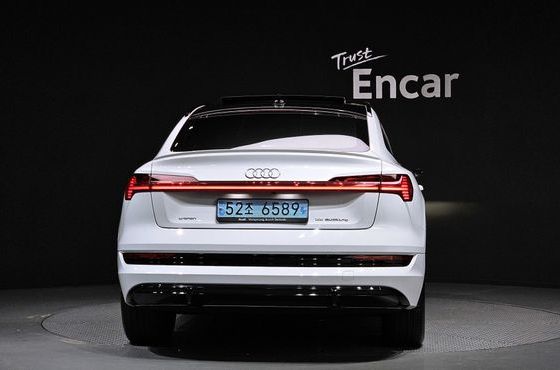 Audi e-tron 55 Quattro Sportback — пробег 129 194 км — фото 4 из 5