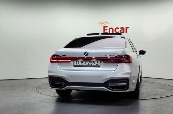 BMW 7-Series 740Li xDrive M Sport Package — пробег 71 309 км — фото 4 из 5