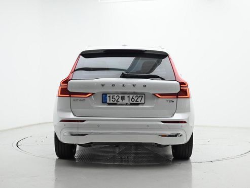 Volvo XC60 T8 Ultra Bright — пробег 4 578 км — фото 4 из 5