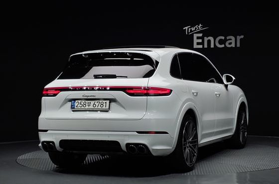Porsche Cayenne 3.0 — пробег 69 889 км — фото 2 из 5