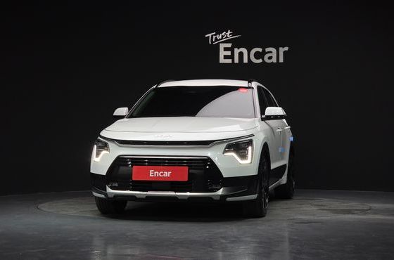 Kia Niro Signature — пробег 1 875 км — фото 3 из 5