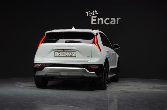 Kia Niro Signature — пробег 1 875 км — фото 4 из 5
