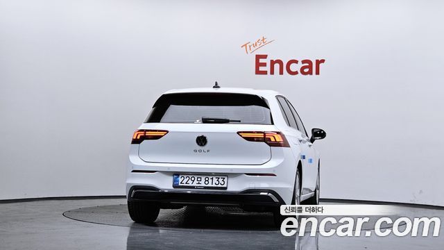 Volkswagen Golf 2.0 TDI Premium — пробег 5 317 км — фото 4 из 5