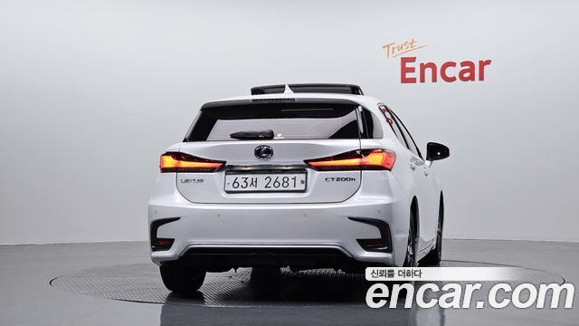 Lexus CT200h из Кореи Encar