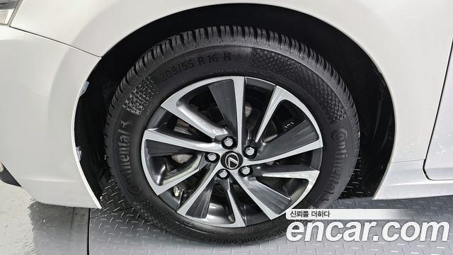 Lexus CT200h из Кореи Encar