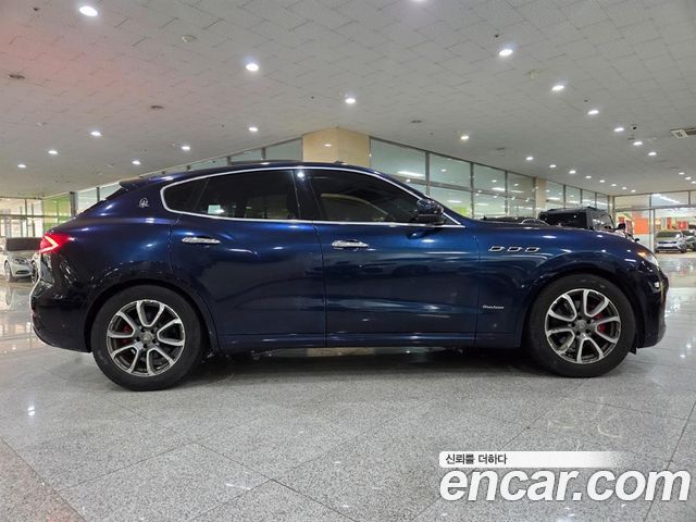 Maserati Levante из Кореи Encar