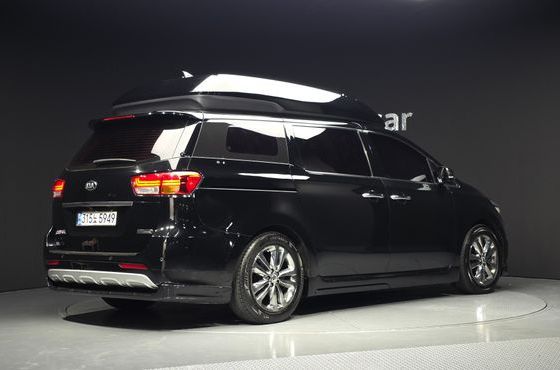 Kia Carnival 9-seater Hi-Limousine Noblesse — пробег 162 378 км — фото 2 из 5