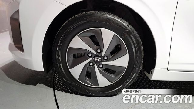 Hyundai Ioniq I Plus — пробег 90 955 км — фото 5 из 5