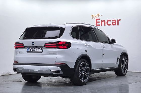 BMW X5 xDrive 40i xLine — пробег 16 620 км — фото 2 из 5