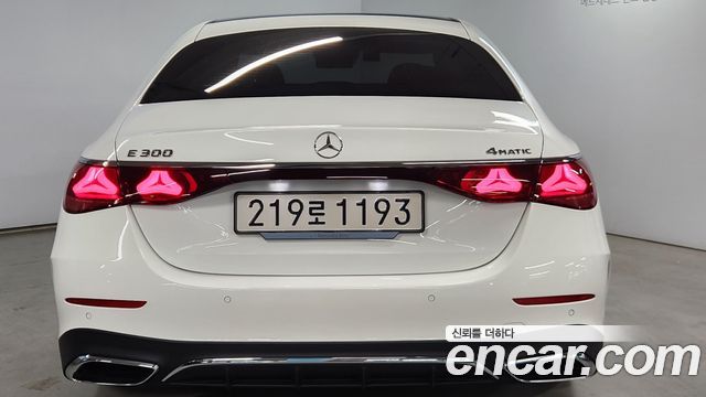 Mercedes-Benz E-Class E300 4MATIC AMG Line — пробег 8 441 км — фото 4 из 5