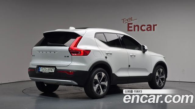 Volvo XC40 B4 Ultimate Bright — пробег 21 171 км — фото 2 из 5