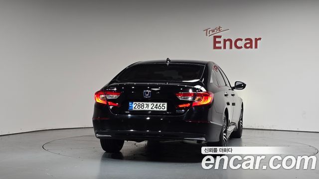 Honda Accord 2.0 Hybrid Touring — пробег 87 829 км — фото 4 из 5