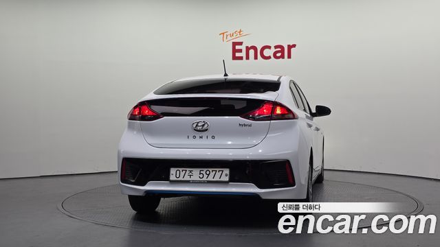 Hyundai Ioniq из Кореи Encar