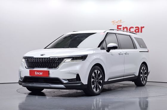 Kia Carnival 9-Seater Signature — пробег 65 260 км — фото 1 из 5