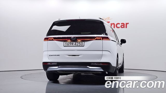 Kia Carnival из Кореи Encar