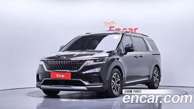 Kia Carnival 11-Seater Signature — пробег 60 708 км — фото 1 из 5