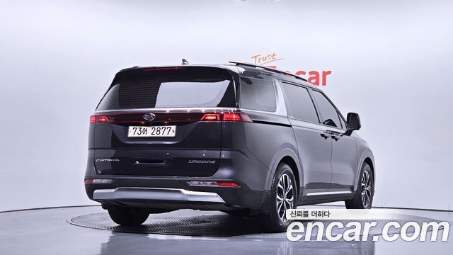 Kia Carnival 11-Seater Signature — пробег 60 708 км — фото 2 из 5