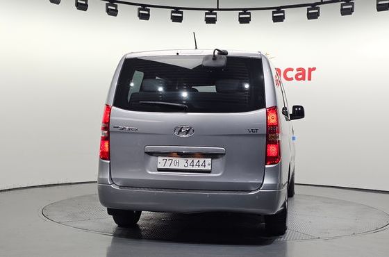 Hyundai Starex 12-Seater Wagon Smart — пробег 119 054 км — фото 4 из 5