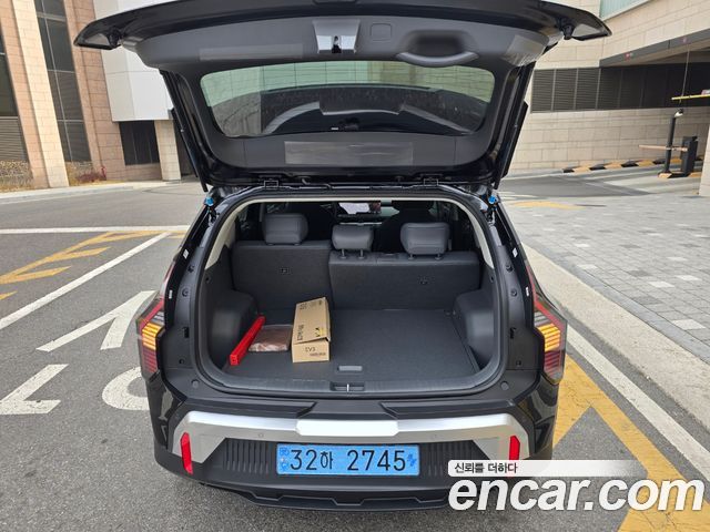 Kia EV3 Standard 2WD Air — пробег 3 800 км — фото 5 из 5