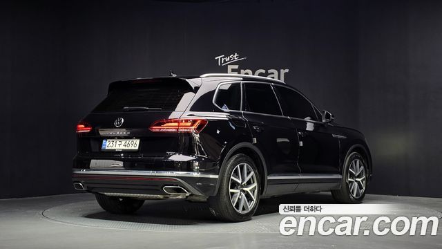 Volkswagen Touareg 3.0 TDI Prestige — пробег 36 092 км — фото 2 из 5