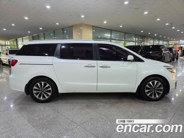 Kia Carnival из Кореи Encar