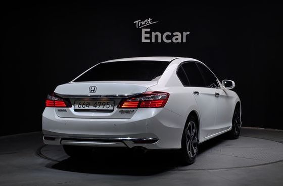 Honda Accord 2.4 9th — пробег 79 885 км — фото 2 из 5